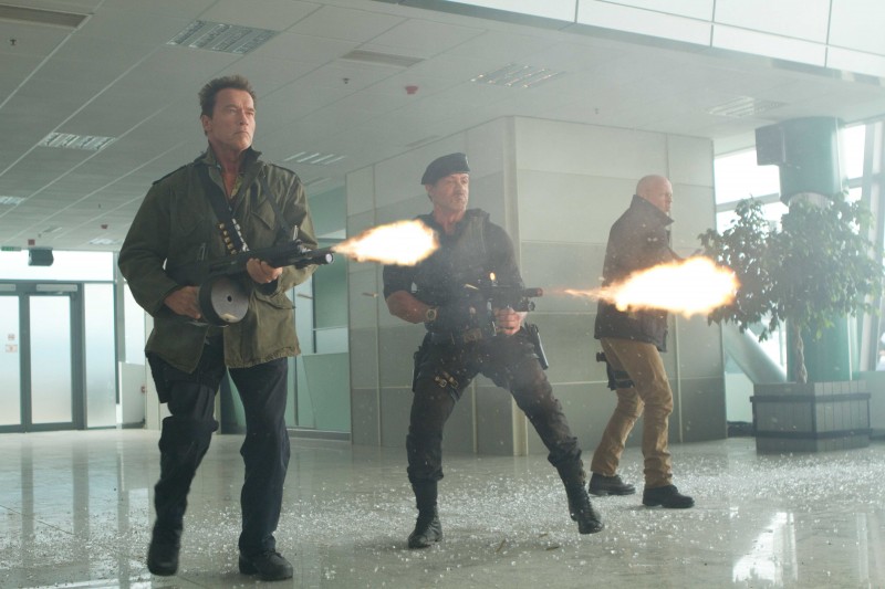 Arnold Schwarzenegger, Sylvester Stallone, Bruce Willis ve filmu Expendables: Postradatelní 2 / The Expendables 2