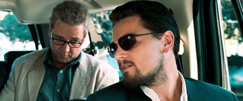 Russell Crowe, Leonardo DiCaprio ve filmu Labyrint lží / Body of Lies