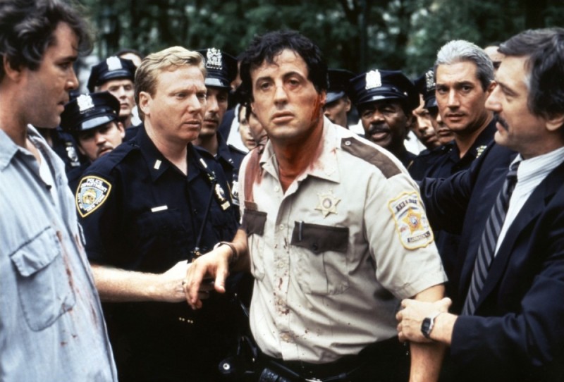 Sylvester Stallone ve filmu Země policajtů / Cop Land